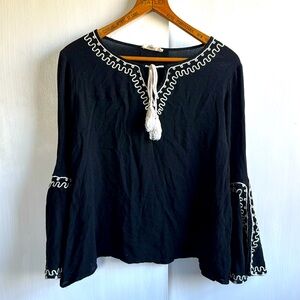 Small Entro Embroidered Peasant Blouse